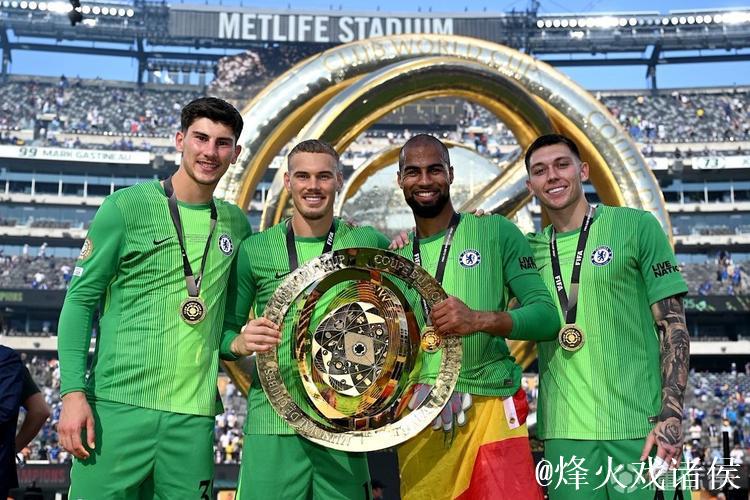 天空体育:切尔西夏窗引援计划无门将,桑切斯与约恩森将争夺主力位置 天空体育:切尔西夏窗引援计划无门将,桑切斯与约恩森将争夺主力位置